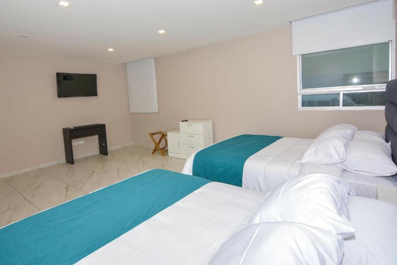 Hotel Or Suites