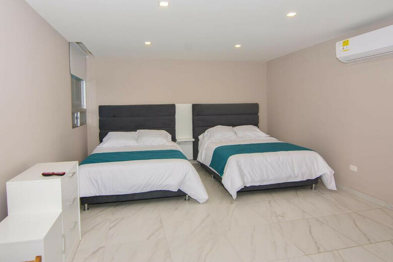 Hotel Or Suites