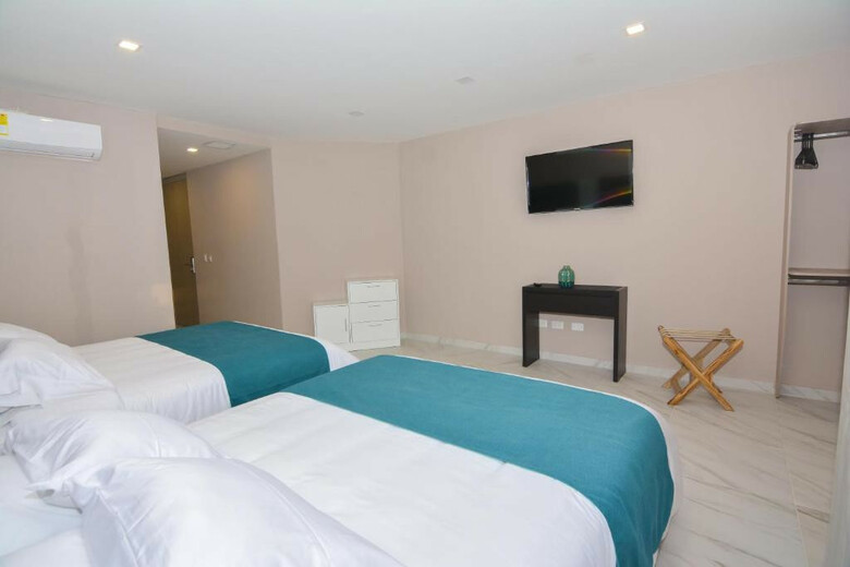 Hotel Or Suites