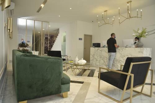 Or Hotel 94