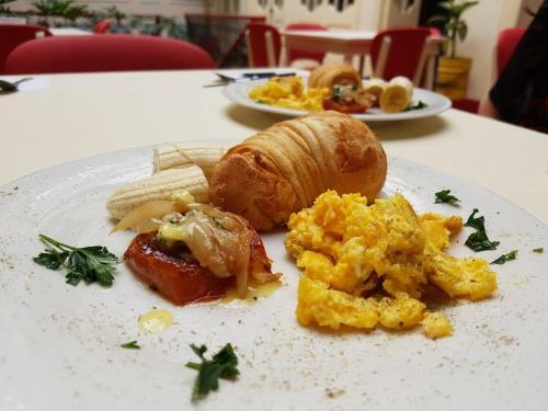Albergue Hostal R10