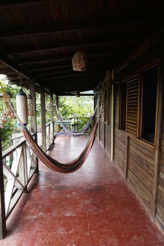 Hostal Dive And Green Capurgana