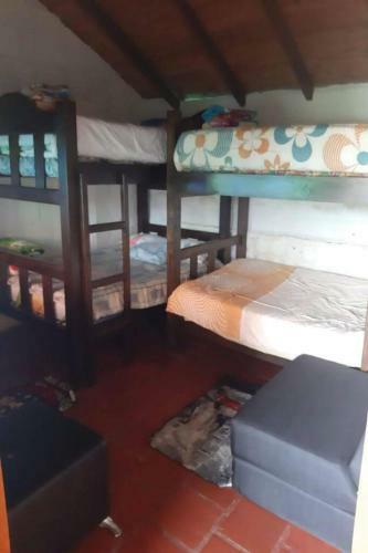 Apartamento Finca de 4 Cuartos Y Piscina