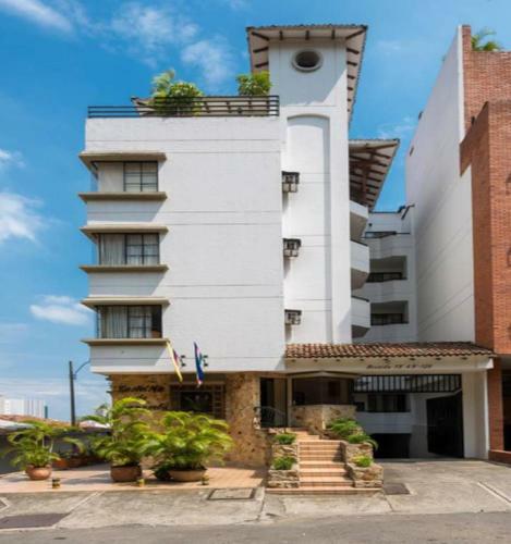 Travelers Apartamentos Y Suites - Castell�n de Juanamb�