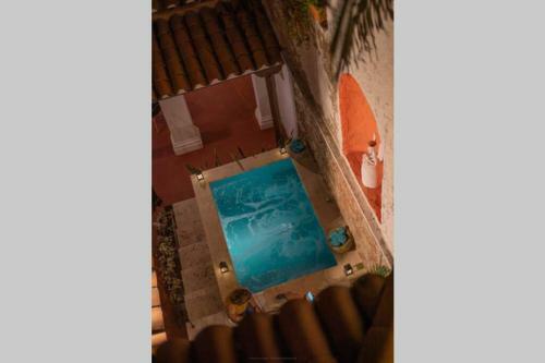 Villa Fascinating Casa Trinitarias In Walled City / Pool