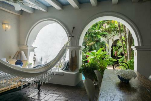 Charming 4br House W/pool In Downtown Near Beaches & Churches