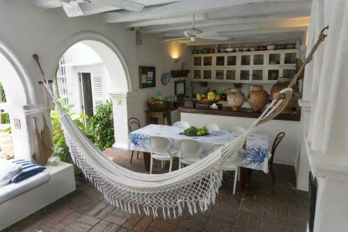 Charming 4br House W/pool In Downtown Near Beaches & Churches