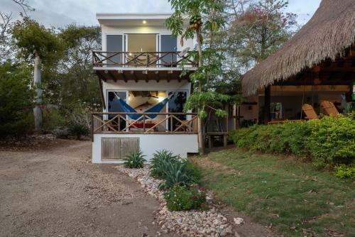 Oceanfront Nueva Vida Baru By Huespedia