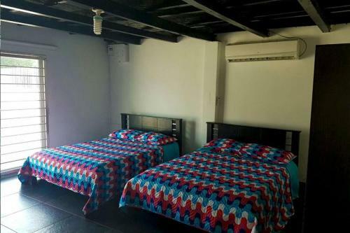 Spacious Home With Bedrooms And Across From Beach