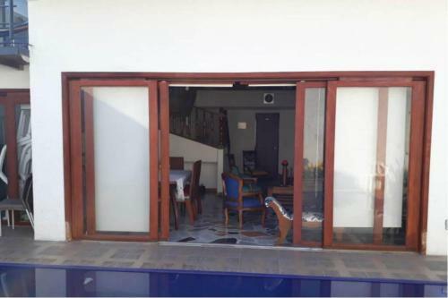 Cuarto Con Ba�o Privado Y Piscina