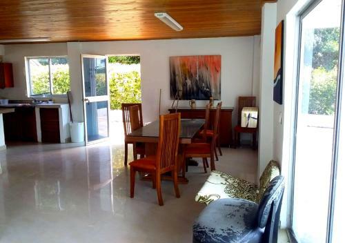 Casa Vacacional Con Piscina Privada Y Jacuzzi