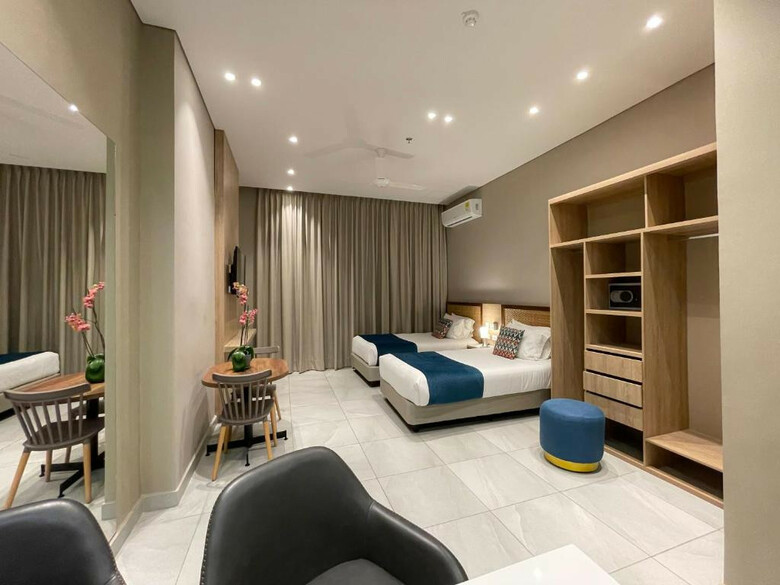 Fr Hotel