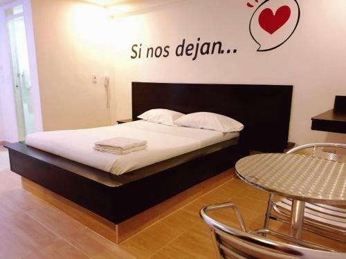 Hotel Motel Love
