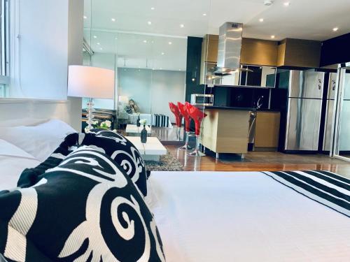 Apartamento Modern Studio - Pool, Gym - Near Everything.