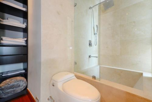 Apartamento Modern Studio - Pool, Gym - Near Everything.