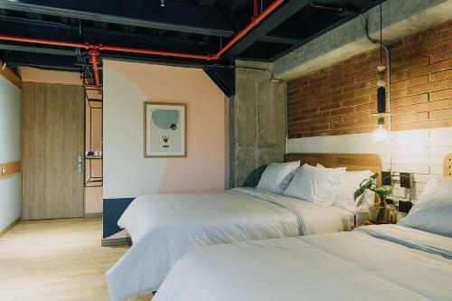 The Somos Hotel