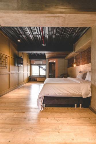 The Somos Hotel