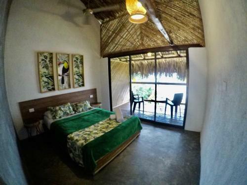Hostal Coco Beach Palomino Hostel