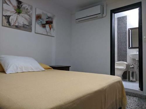 Flor Amarillo Hotel
