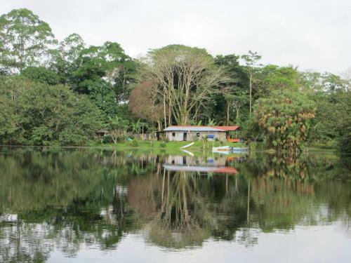 Kingfisher Lodge & Tours