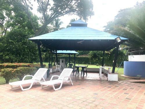 Finca La Arboleda - Parcelaci�n Nueva Florida