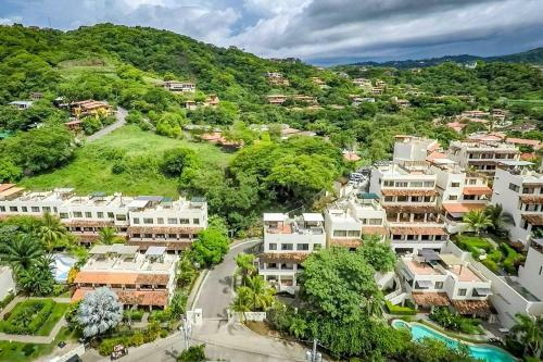 Apartamento Colorful Classy Modern Split Level Unit Near Beach In Coco With Pool