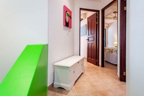Apartamento Colorful Classy Modern Split Level Unit Near Beach In Coco With Pool