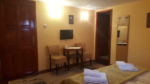 Hostal Pension Ela