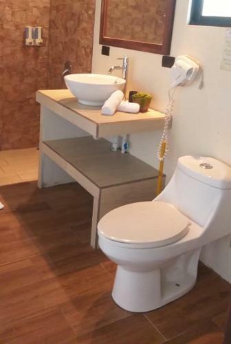 Hotel Tropical Suites
