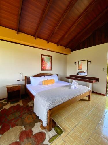 Hotel Arenal Roca Lodge