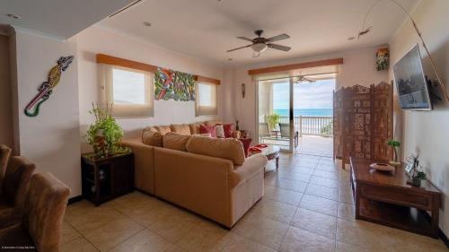 Apartamento The Palms Oceanfront Condo 604