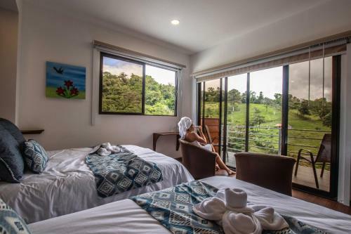 Posada Burbi Lake Lodge Monteverde