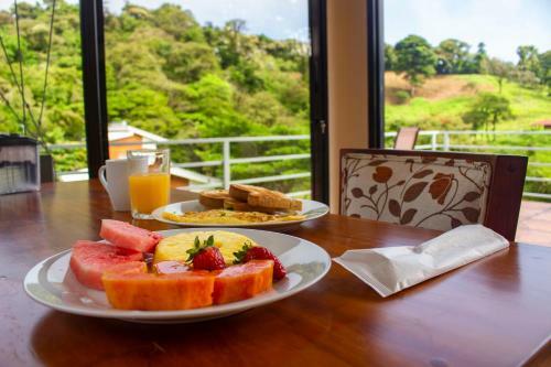 Posada Burbi Lake Lodge Monteverde