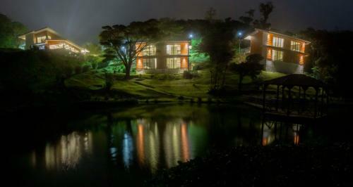 Posada Burbi Lake Lodge Monteverde