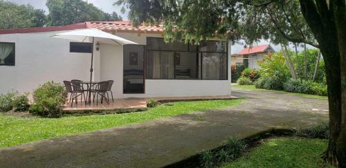 Bed & Breakfast La Villa Airport