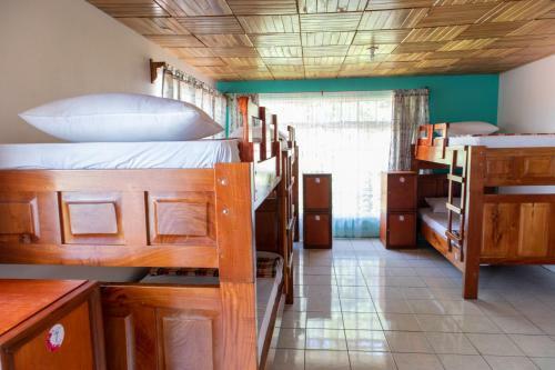 Hostal Hostel Bouganvilia Bed And Breakfast