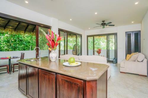 Makara Toucan Suite / 2nd Floor