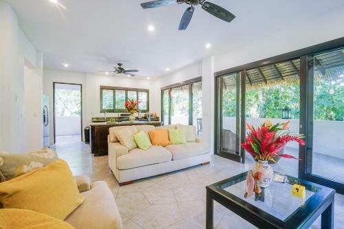 Makara Toucan Suite / 2nd Floor