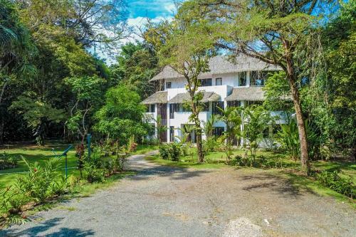 Makara Toucan Suite / 2nd Floor