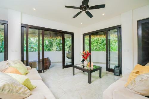 Makara Toucan Suite / 2nd Floor