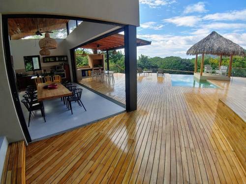 Ocean View Villa - Casana