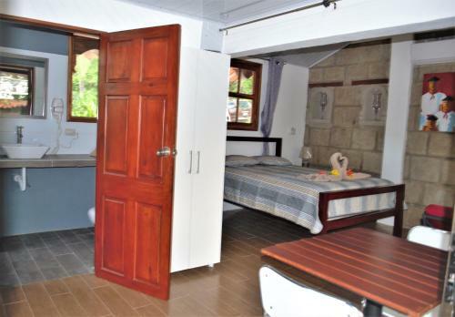 Casa La Colonial B&B