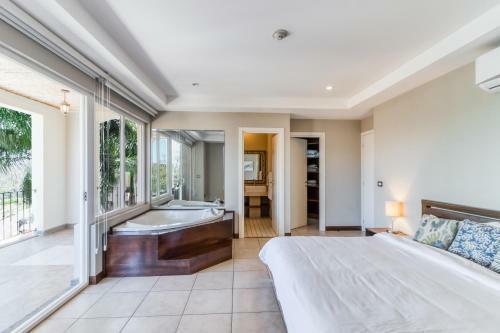 Peninsula 46