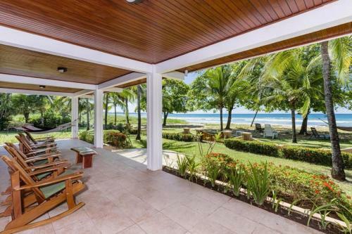 Villa Carmela By The Sea