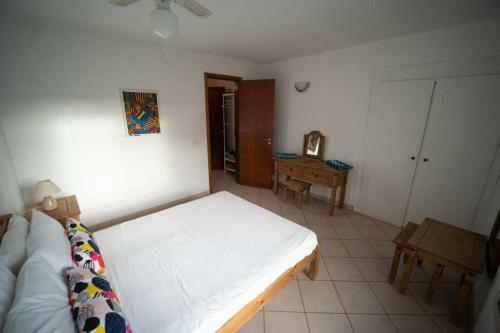 Beautiful Sea View Apartment, Terrace, Pool, Wifi, Aircon