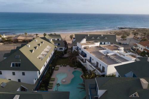 Beautiful Sea View Apartment, Terrace, Pool, Wifi, Aircon