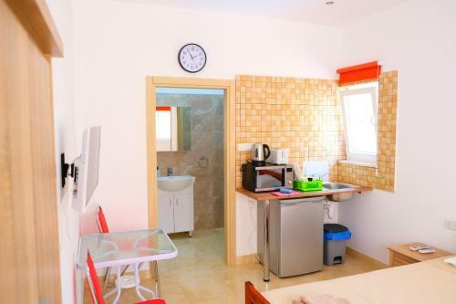 Alex Holiday Apartments