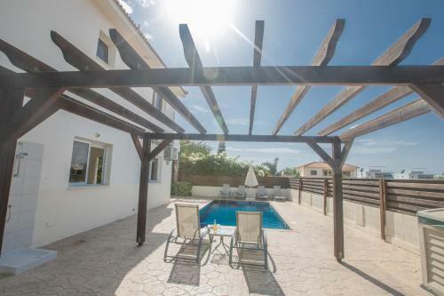 Hara Nissi Villas
