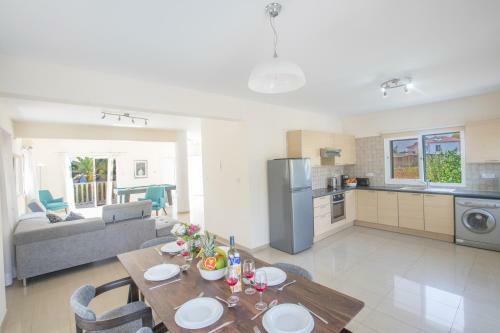 Hara Nissi Villas