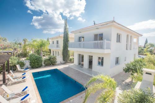 Hara Nissi Villas